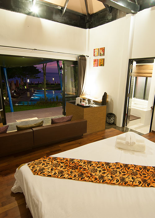 comfort room on beach